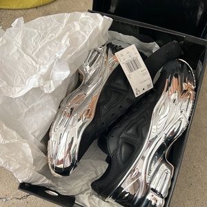 RAF Simons OZWEEGO Sneakers